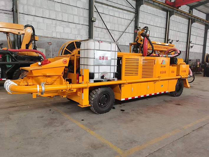 疫情防控不松懈，柴油機礦用混凝土濕式噴射車正常發(fā)貨！